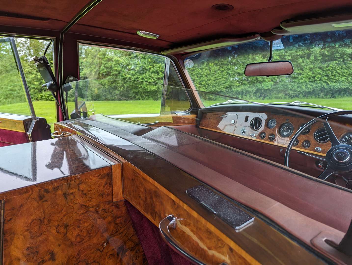 <p>1976 ROLLS ROYCE PHANTOM VI</p>