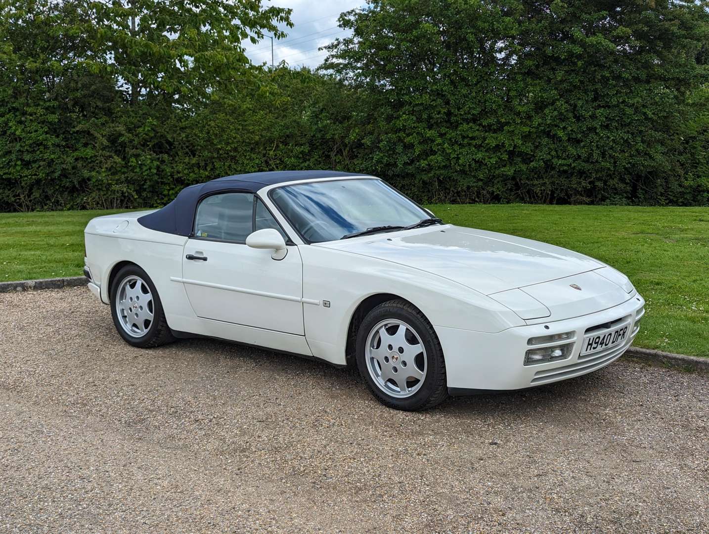 <p>1990 PORSCHE 944 S2 CABRIOLET&nbsp;</p>