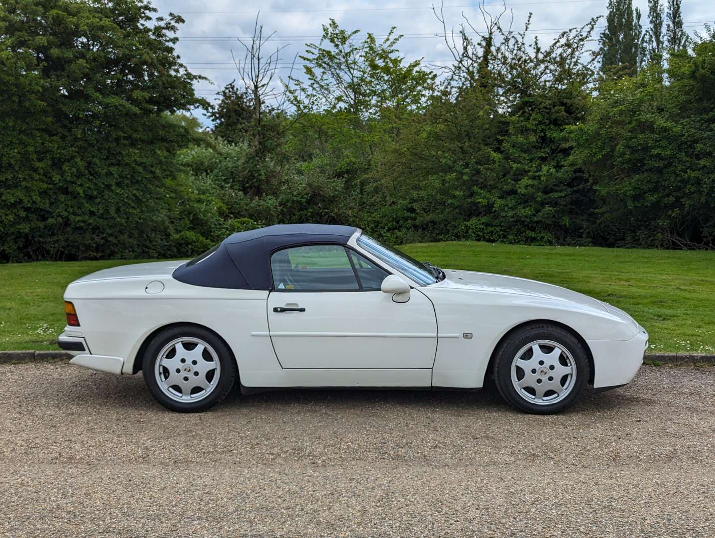 <p>1990 PORSCHE 944 S2 CABRIOLET&nbsp;</p>