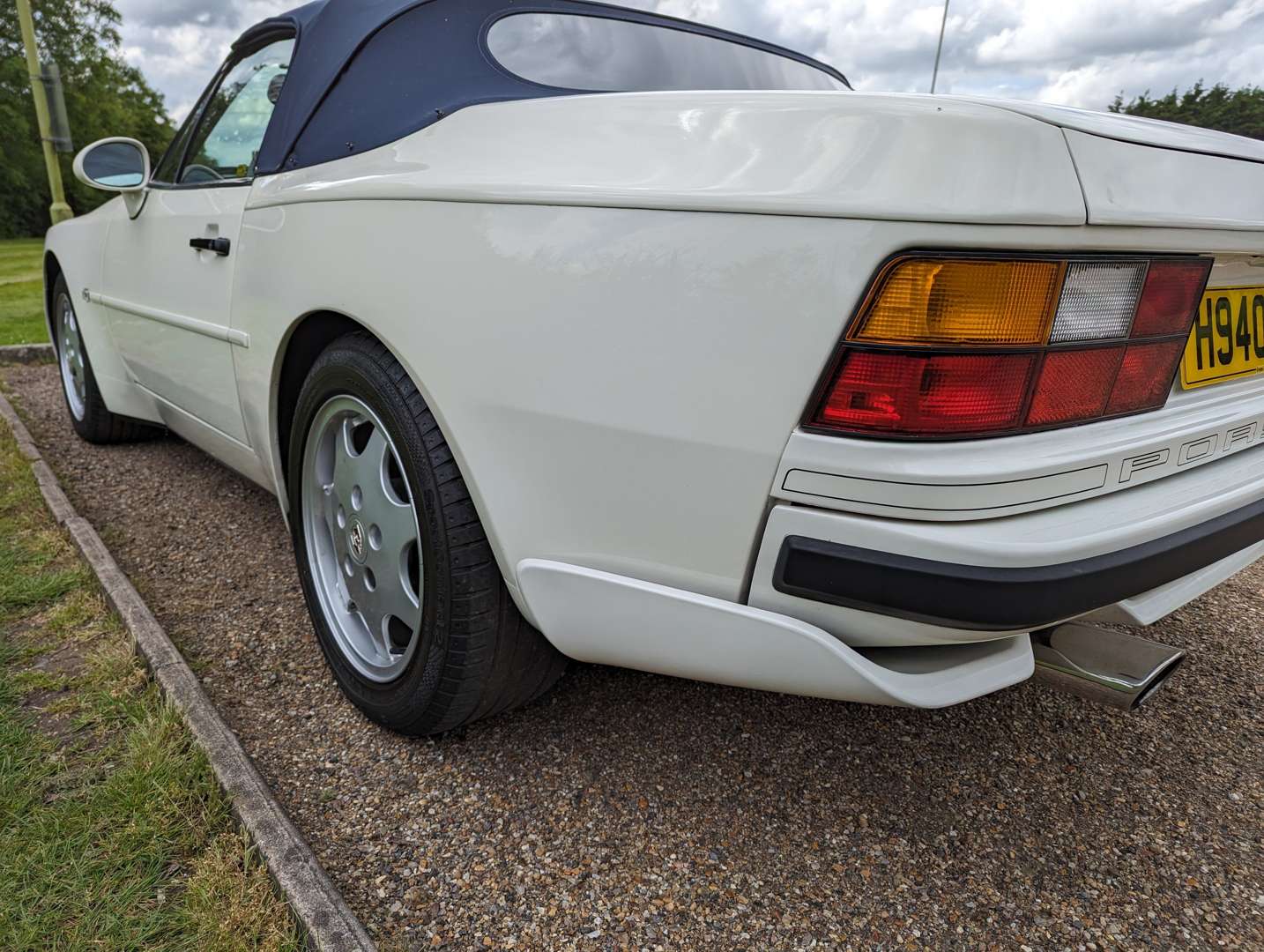 <p>1990 PORSCHE 944 S2 CABRIOLET&nbsp;</p>