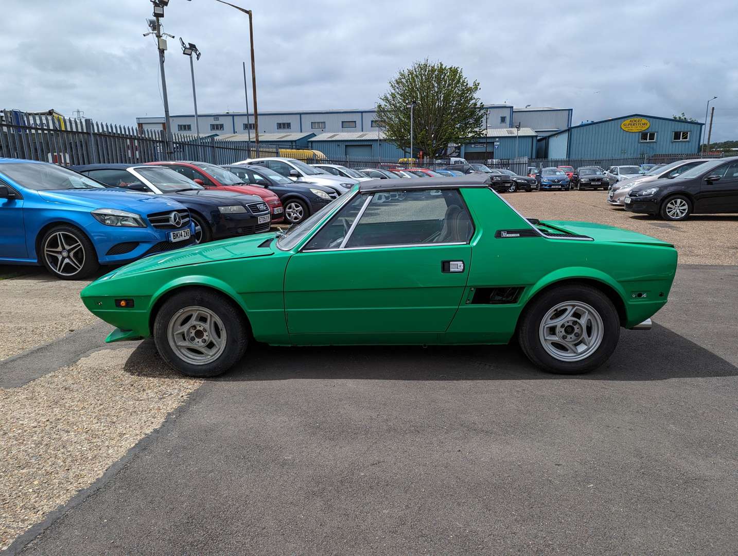 <p>1977 FIAT X1/9</p>