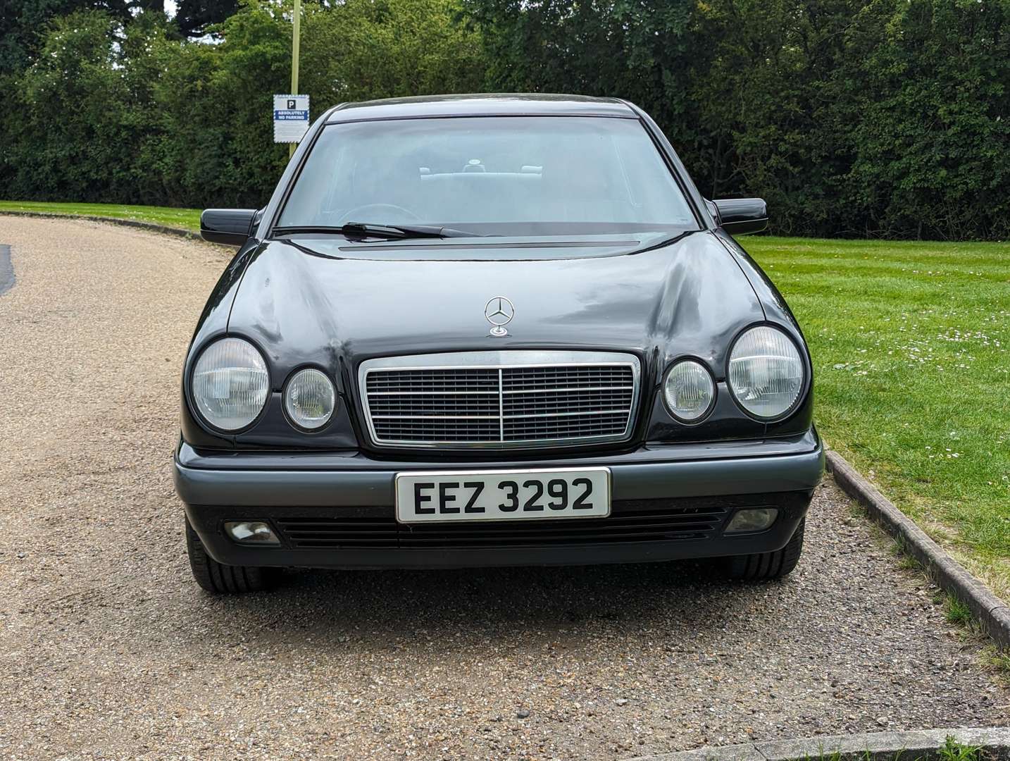 <p>1997 MERCEDES E280 CLASSIC LIMO AUTO</p>