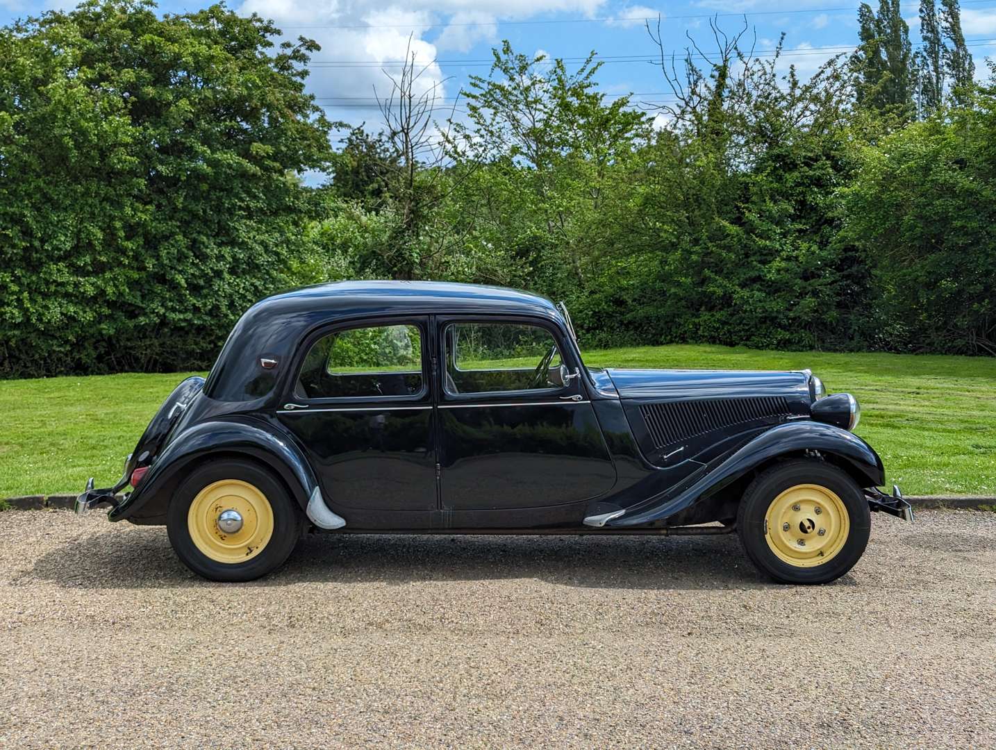 <p>1948 CITROEN TRACTION AVANT LHD</p>