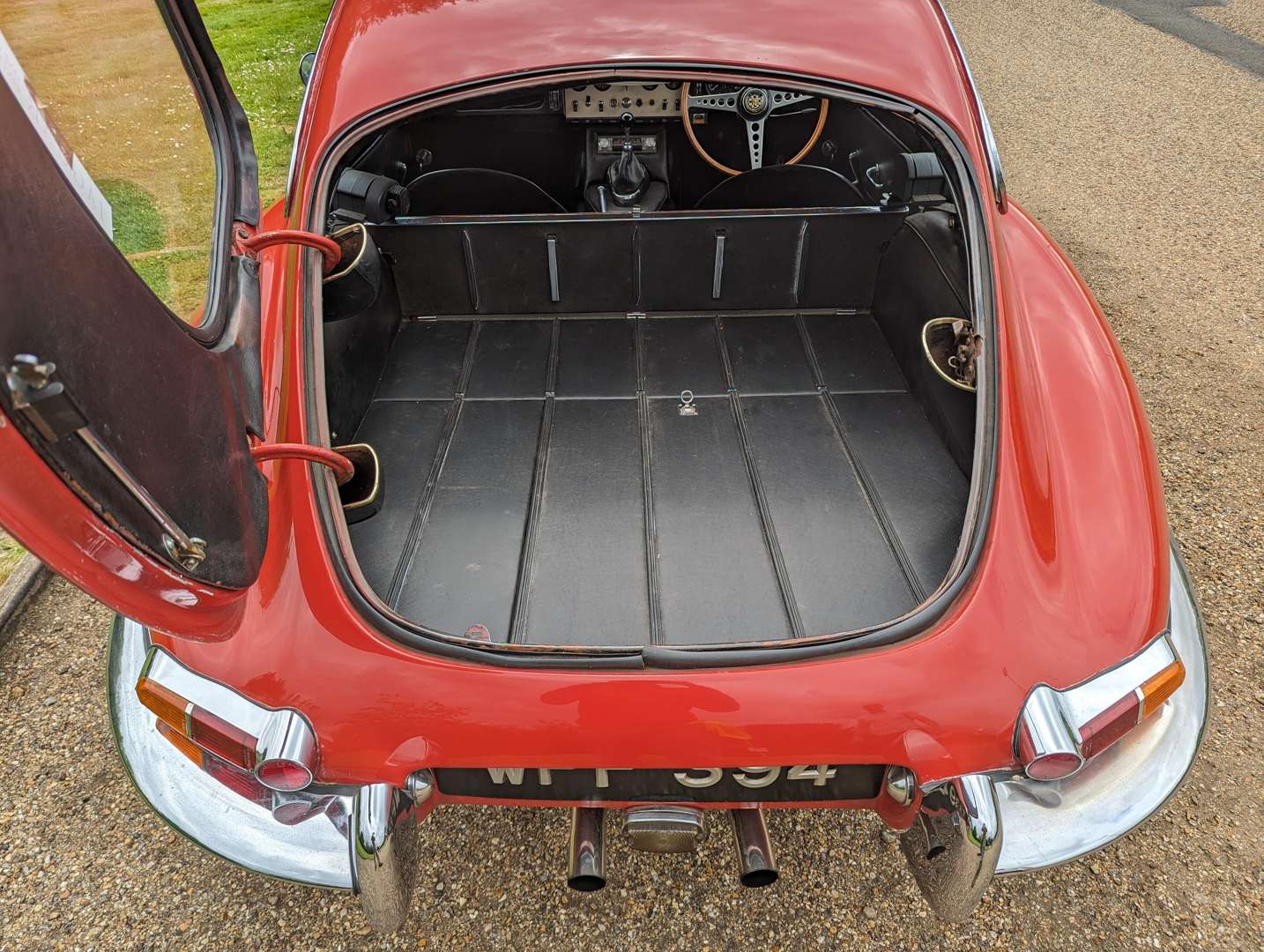 <p>1962 JAGUAR E-TYPE 3.8 COUPE SI</p>