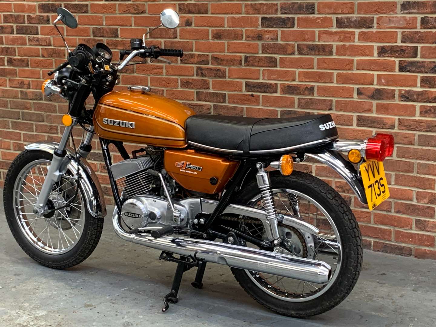 <p>1978 SUZUKI GT 250</p>