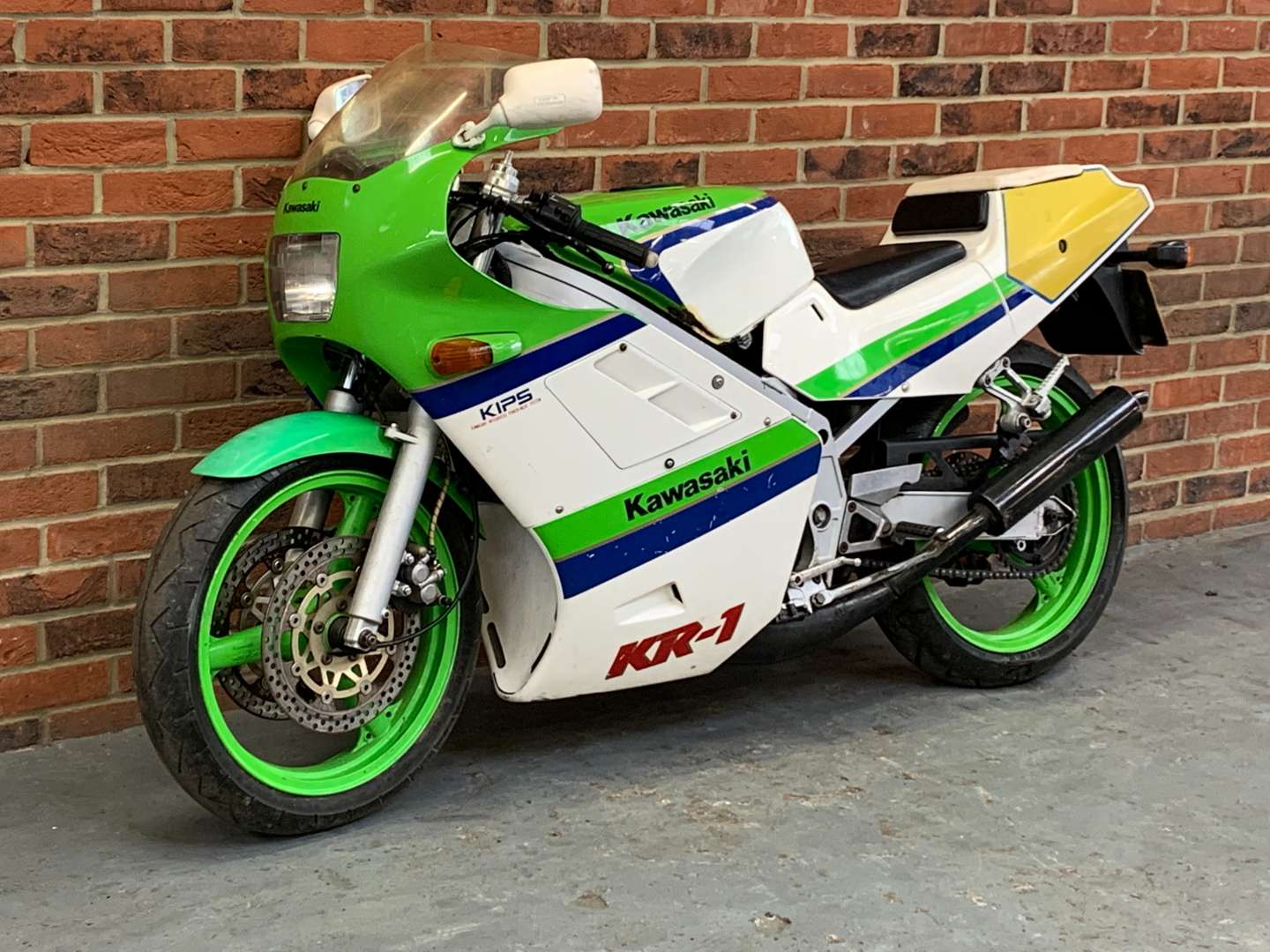 <p>1990 KAWASAKI KR250-B2</p>