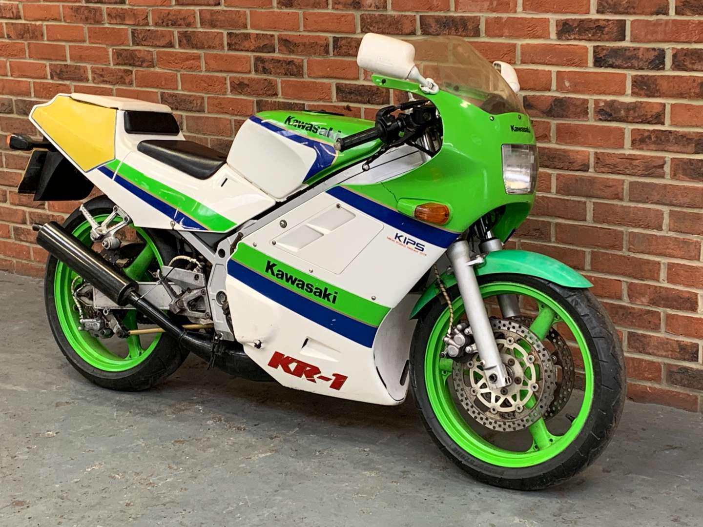 <p>1990 KAWASAKI KR250-B2</p>