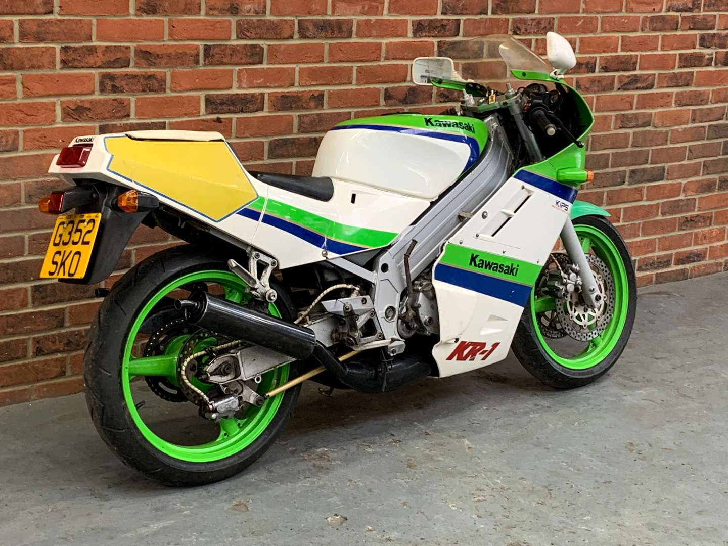 <p>1990 KAWASAKI KR250-B2</p>