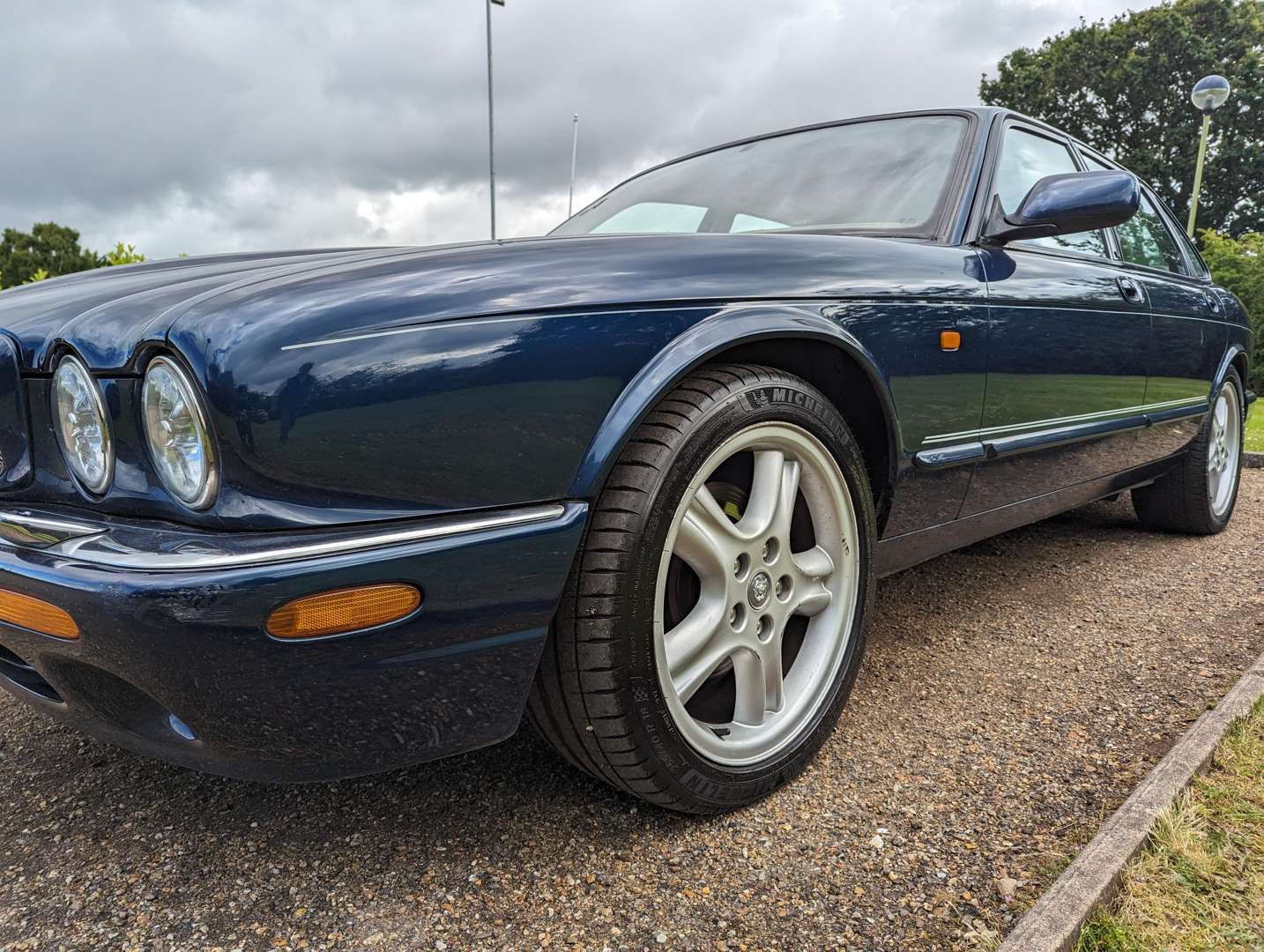 <p>1998 JAGUAR XJR 4.0 V8 AUTO&nbsp;</p>