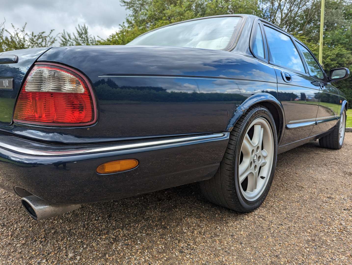 <p>1998 JAGUAR XJR 4.0 V8 AUTO&nbsp;</p>