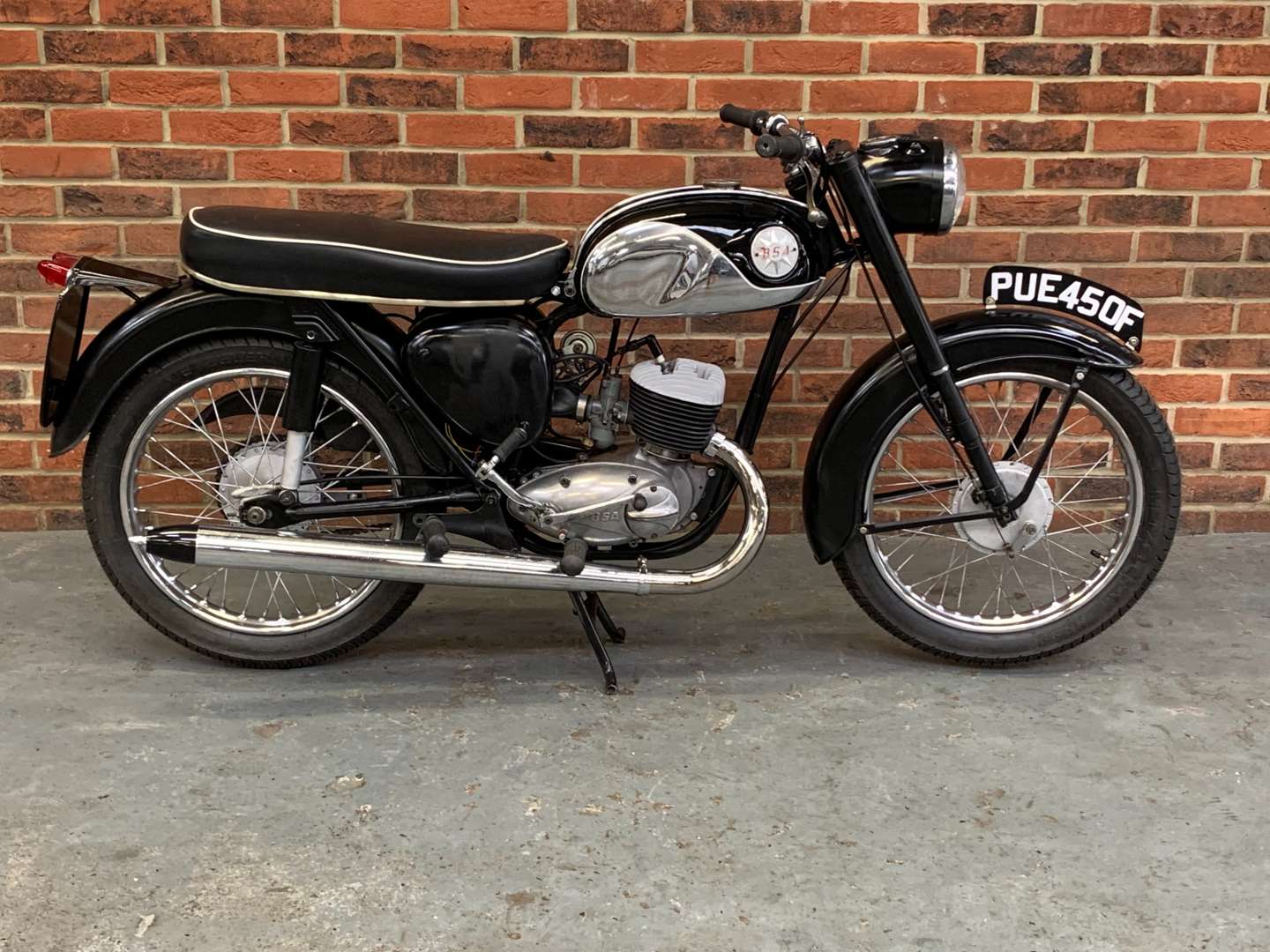 <p>1968 BSA BANTAM TYPE D14/4</p>