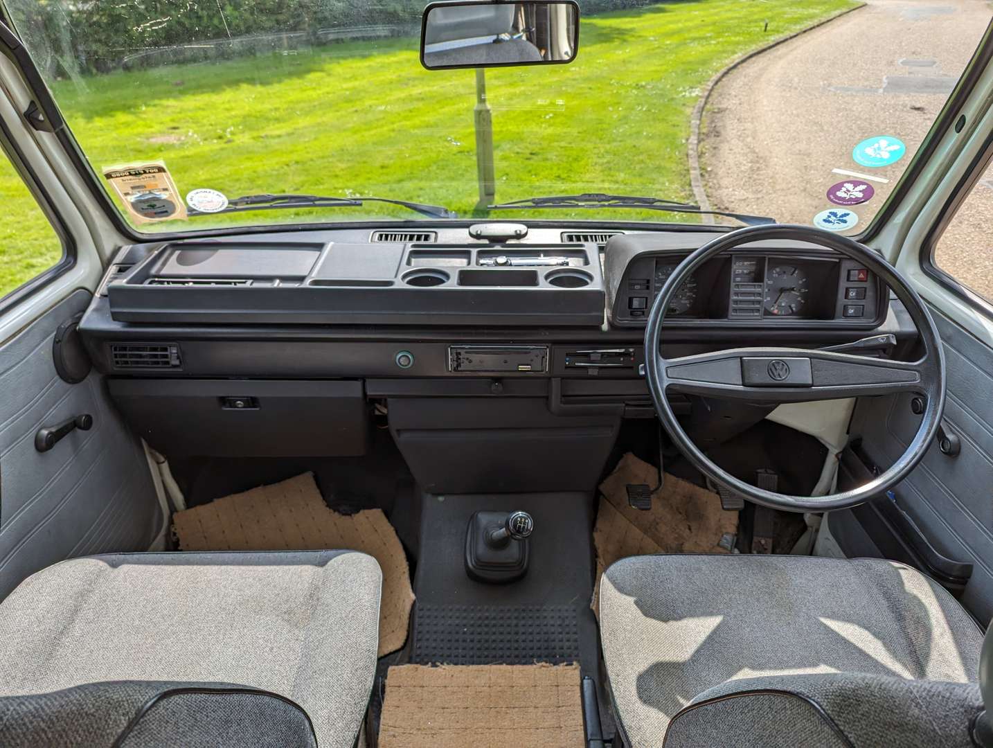 <p>1989 VW T25 TRANSPORTER TD5&nbsp;</p>