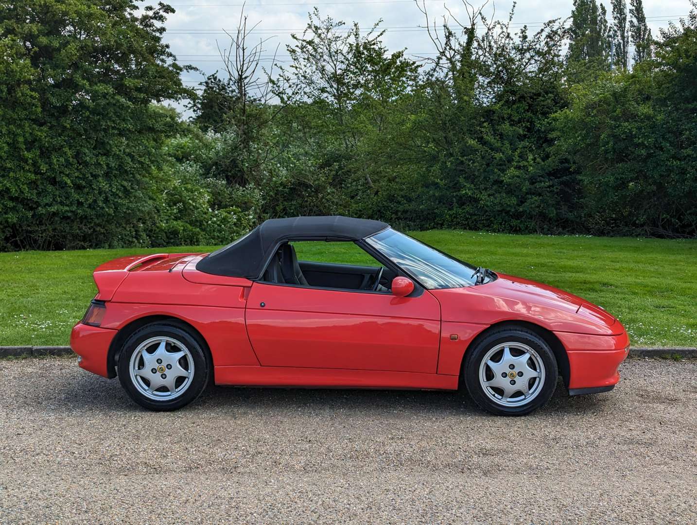 <p>1991 LOTUS ELAN SE TURBO</p>