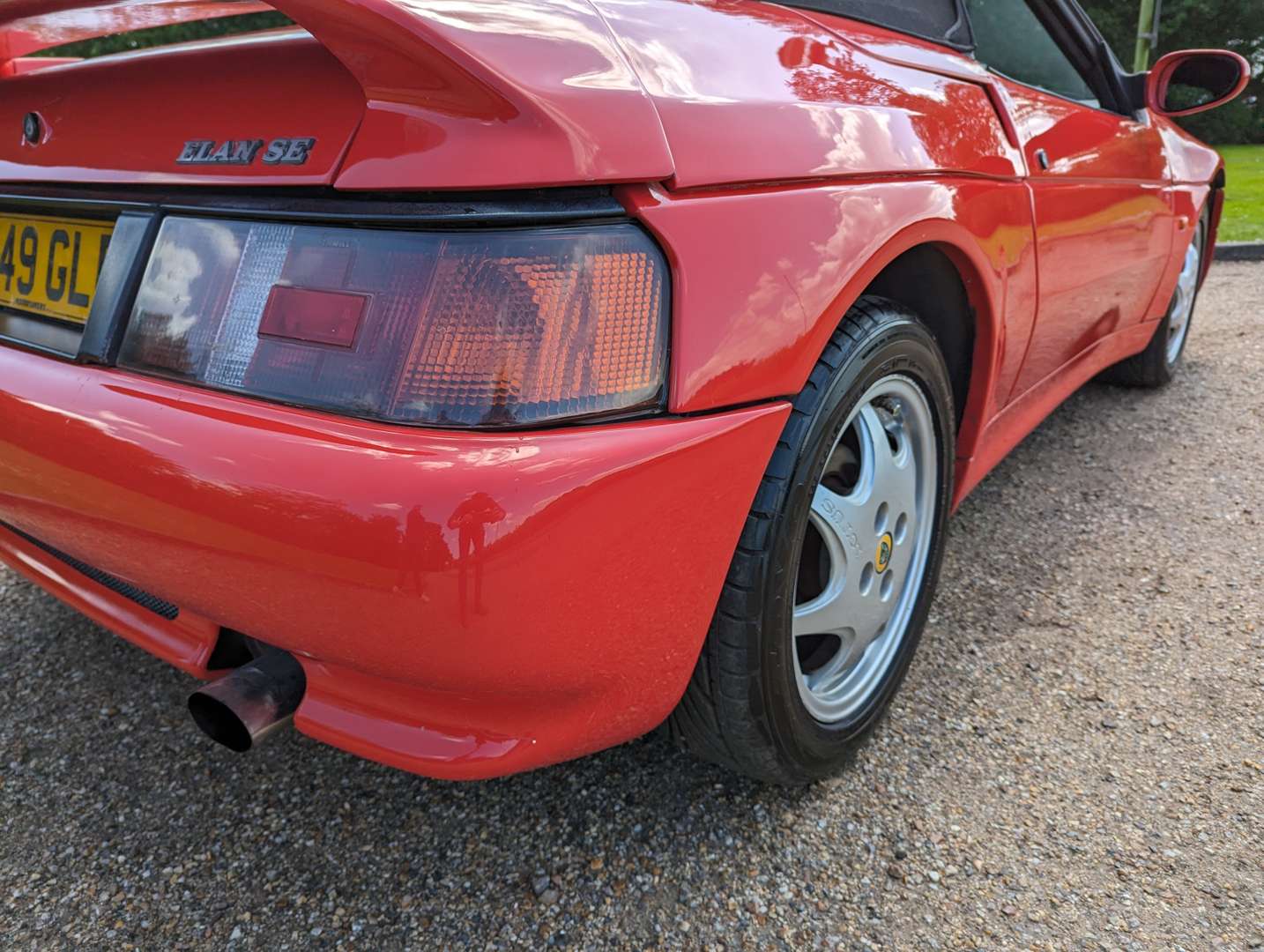 <p>1991 LOTUS ELAN SE TURBO</p>