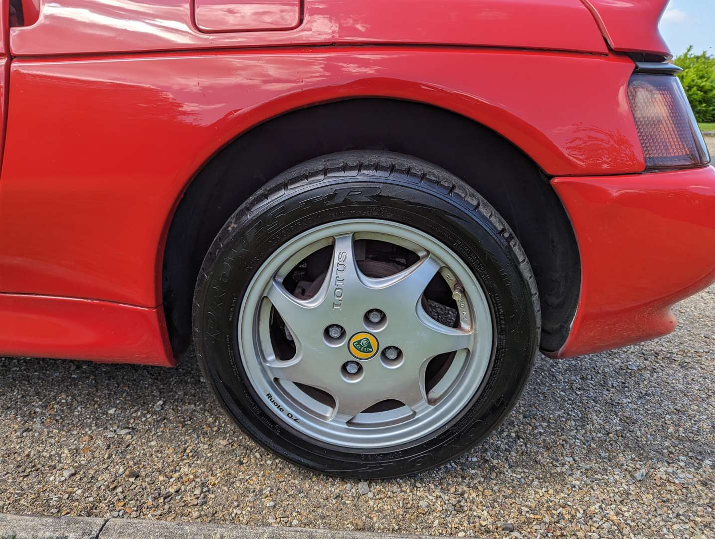 <p>1991 LOTUS ELAN SE TURBO</p>