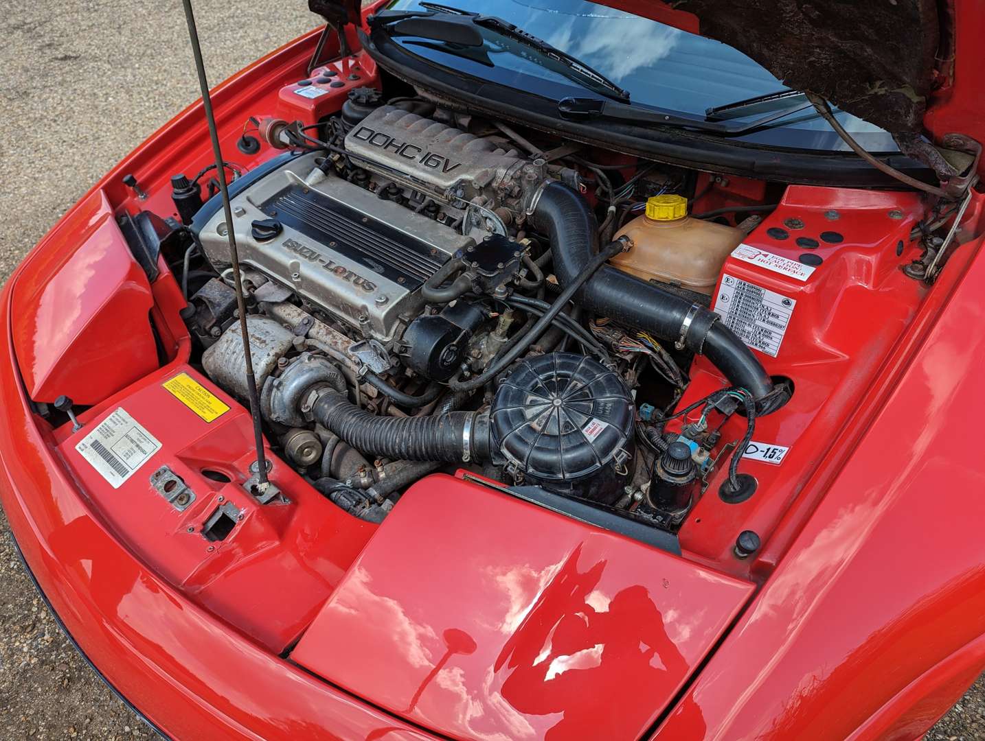 <p>1991 LOTUS ELAN SE TURBO</p>