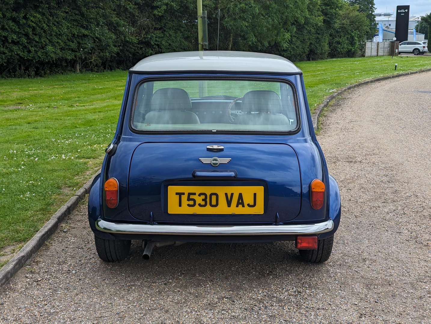 <p>1999 ROVER MINI AUTO&nbsp;</p>