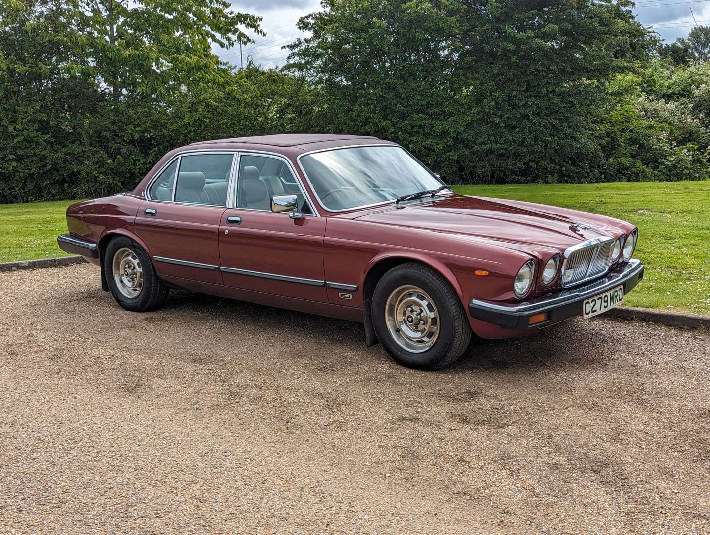 <p>1986 JAGUAR XJ6 3.4 AUTO SIII</p>