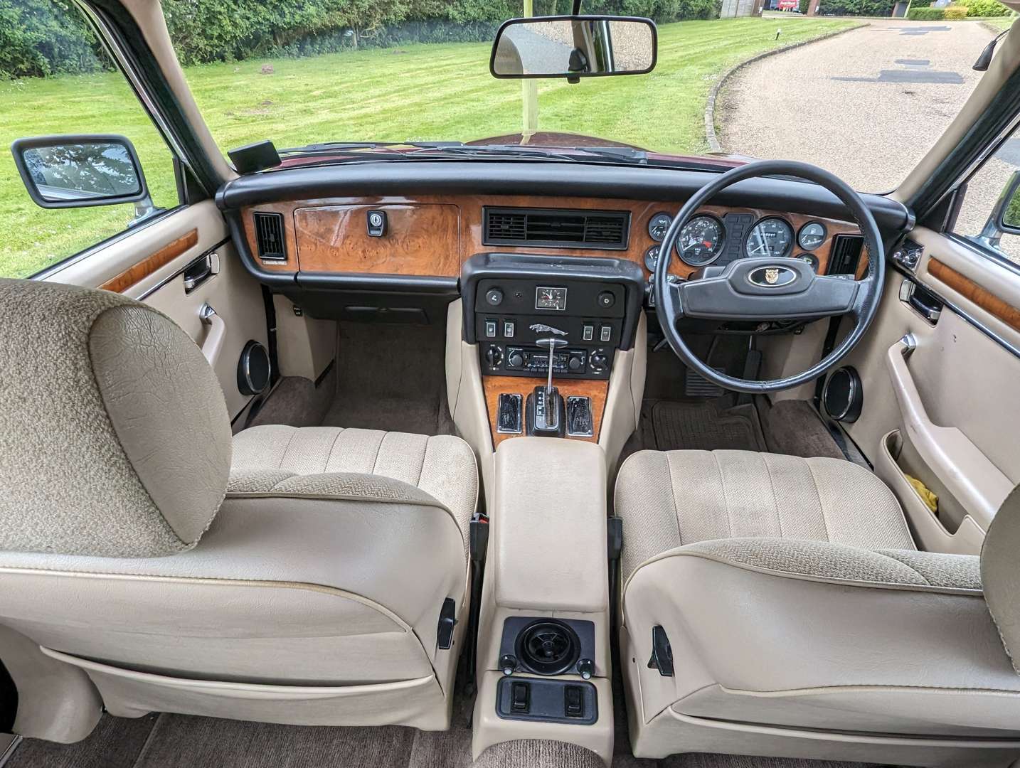 <p>1986 JAGUAR XJ6 3.4 AUTO SIII</p>