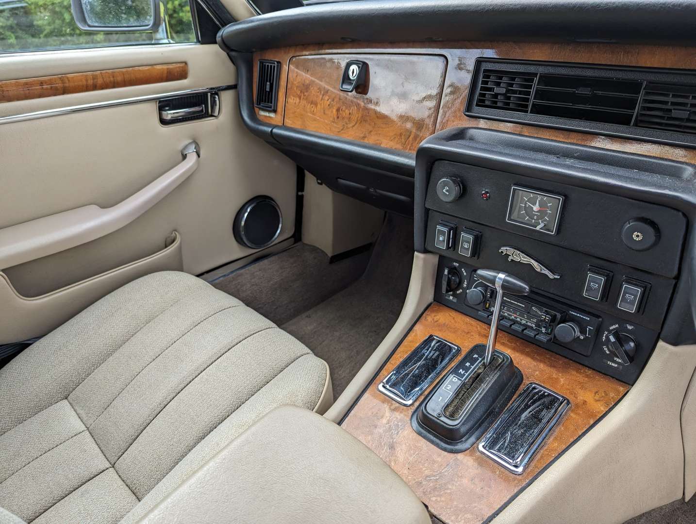 <p>1986 JAGUAR XJ6 3.4 AUTO SIII</p>