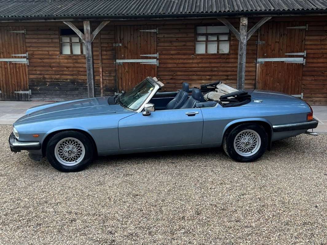 <p>1988 JAGUAR XJ-S V12 CONVERTIBLE AUTO</p>