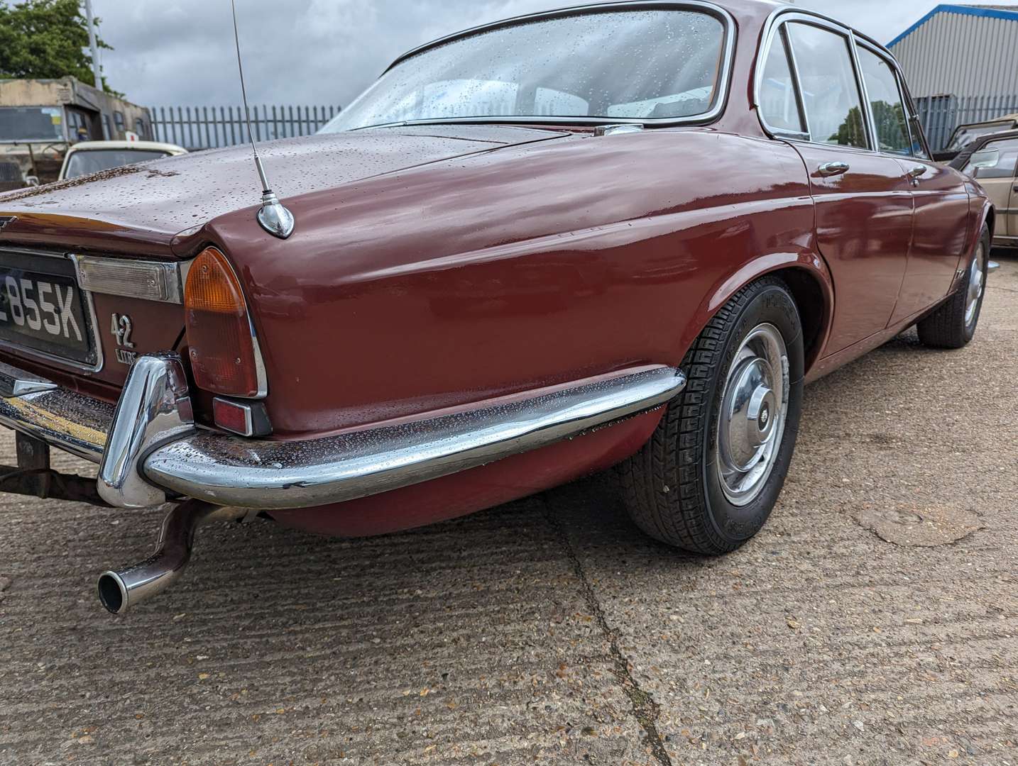 <p>1971 JAGUAR XJ6 4.2 L AUTO</p>