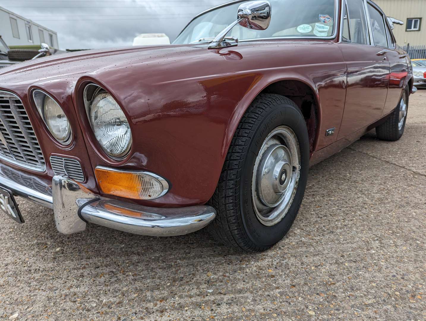 <p>1971 JAGUAR XJ6 4.2 L AUTO</p>