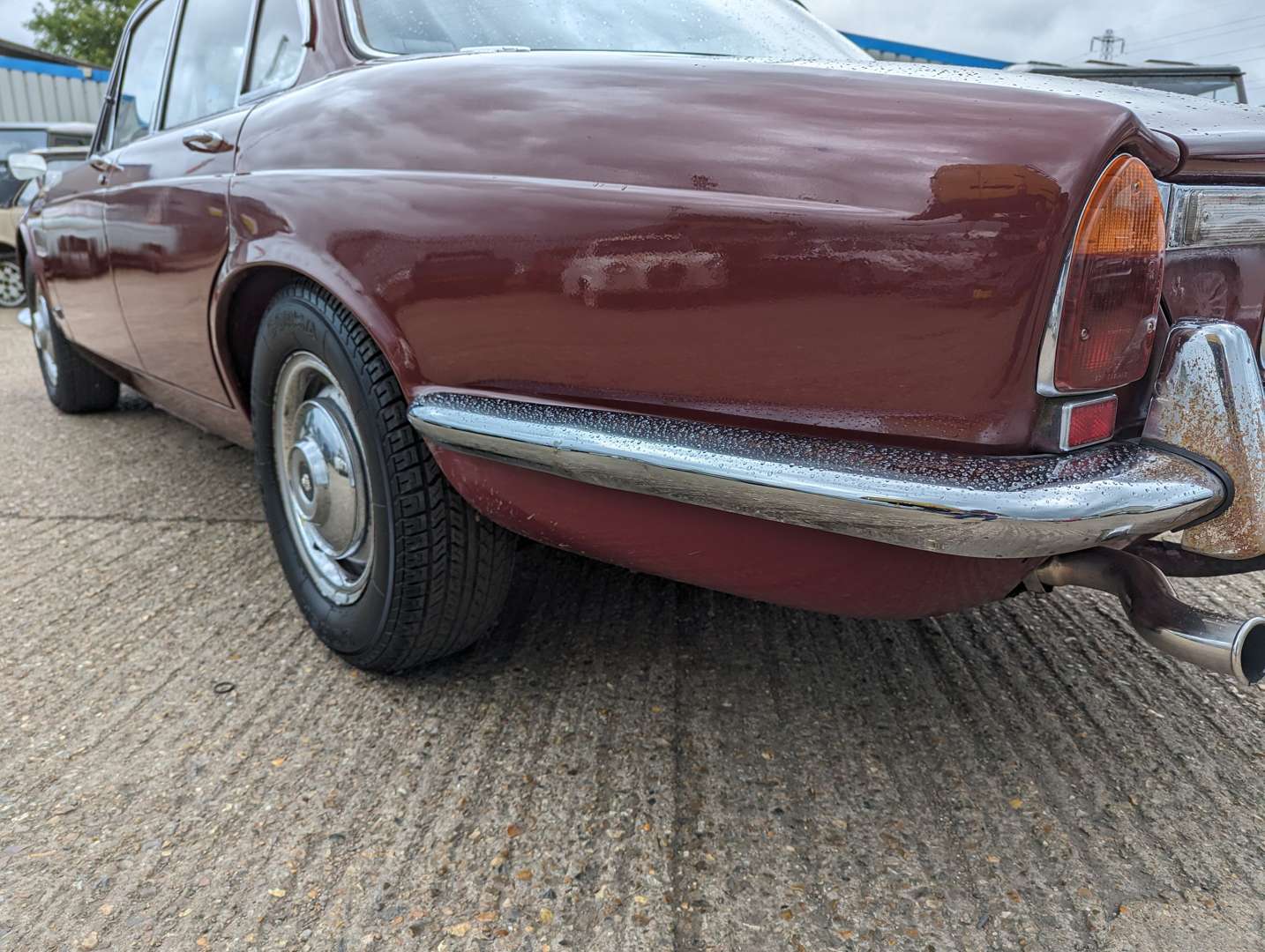 <p>1971 JAGUAR XJ6 4.2 L AUTO</p>