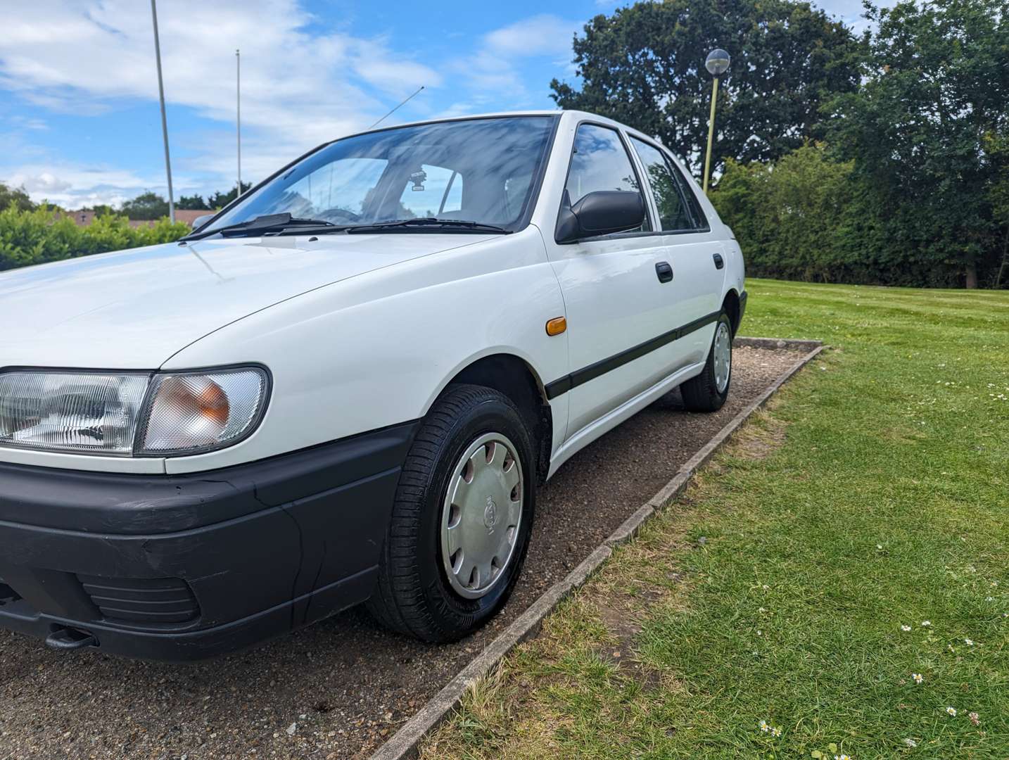 <p>1993 NISSAN SUNNY 1.6 LX</p>