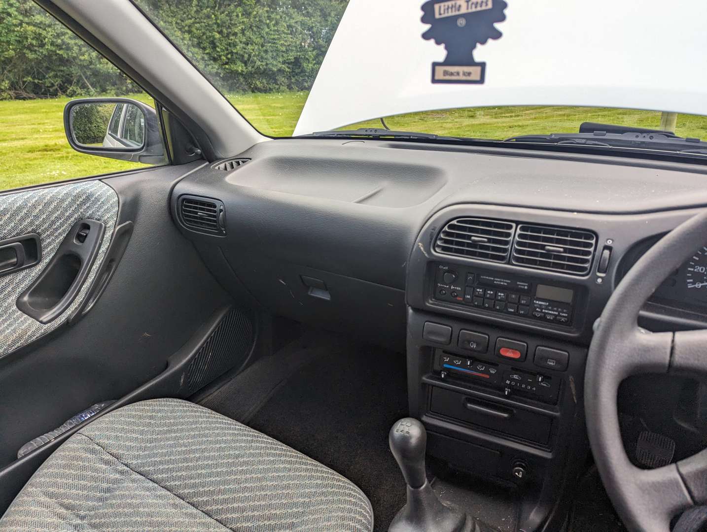 <p>1993 NISSAN SUNNY 1.6 LX</p>