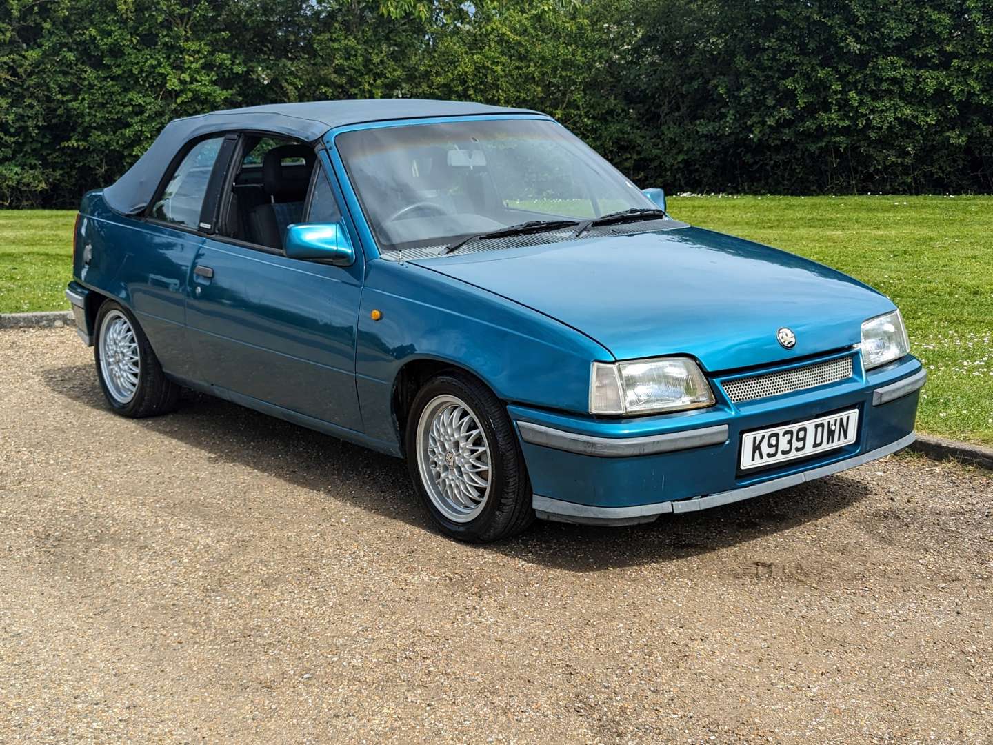 <p>1993 VAUXHALL ASTRA 2.0 EXCLUSIVE CONVERTIBLE</p>