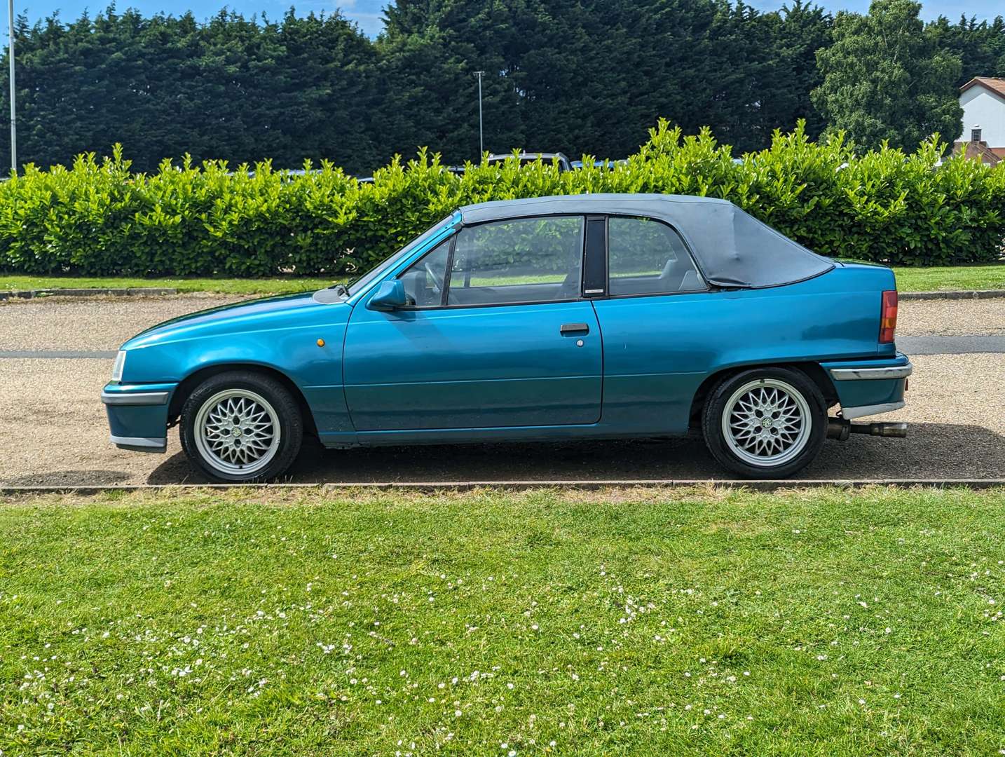 <p>1993 VAUXHALL ASTRA 2.0 EXCLUSIVE CONVERTIBLE</p>