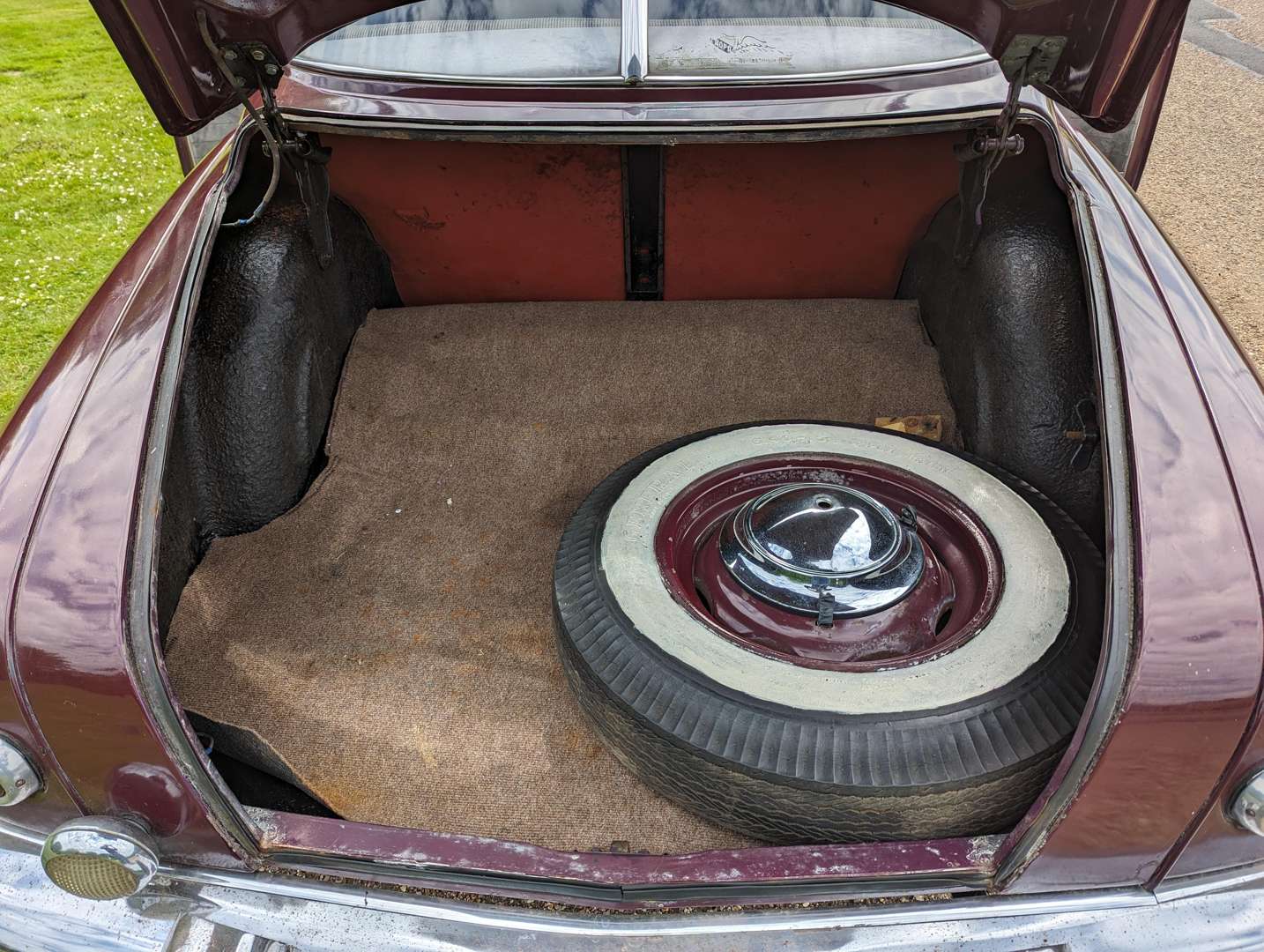 <p>1947 STUDEBAKER CHAMPION LHD</p>