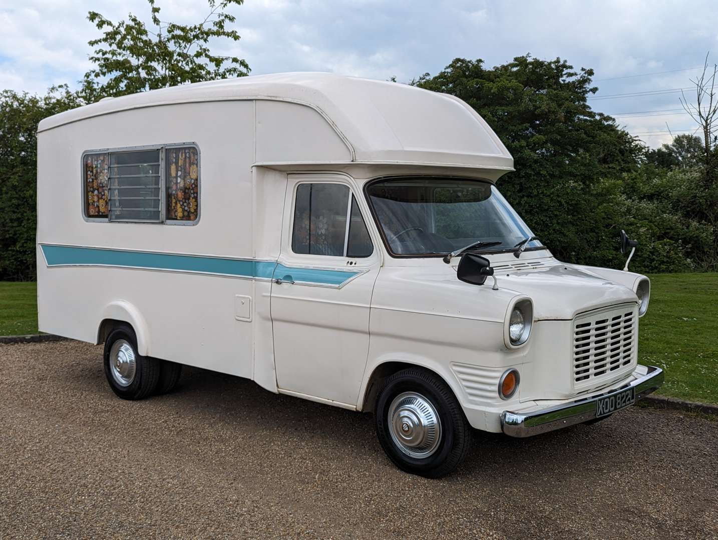 <p>1973 FORD TRANSIT JENNINGS ROADRANGER CAMPER</p>