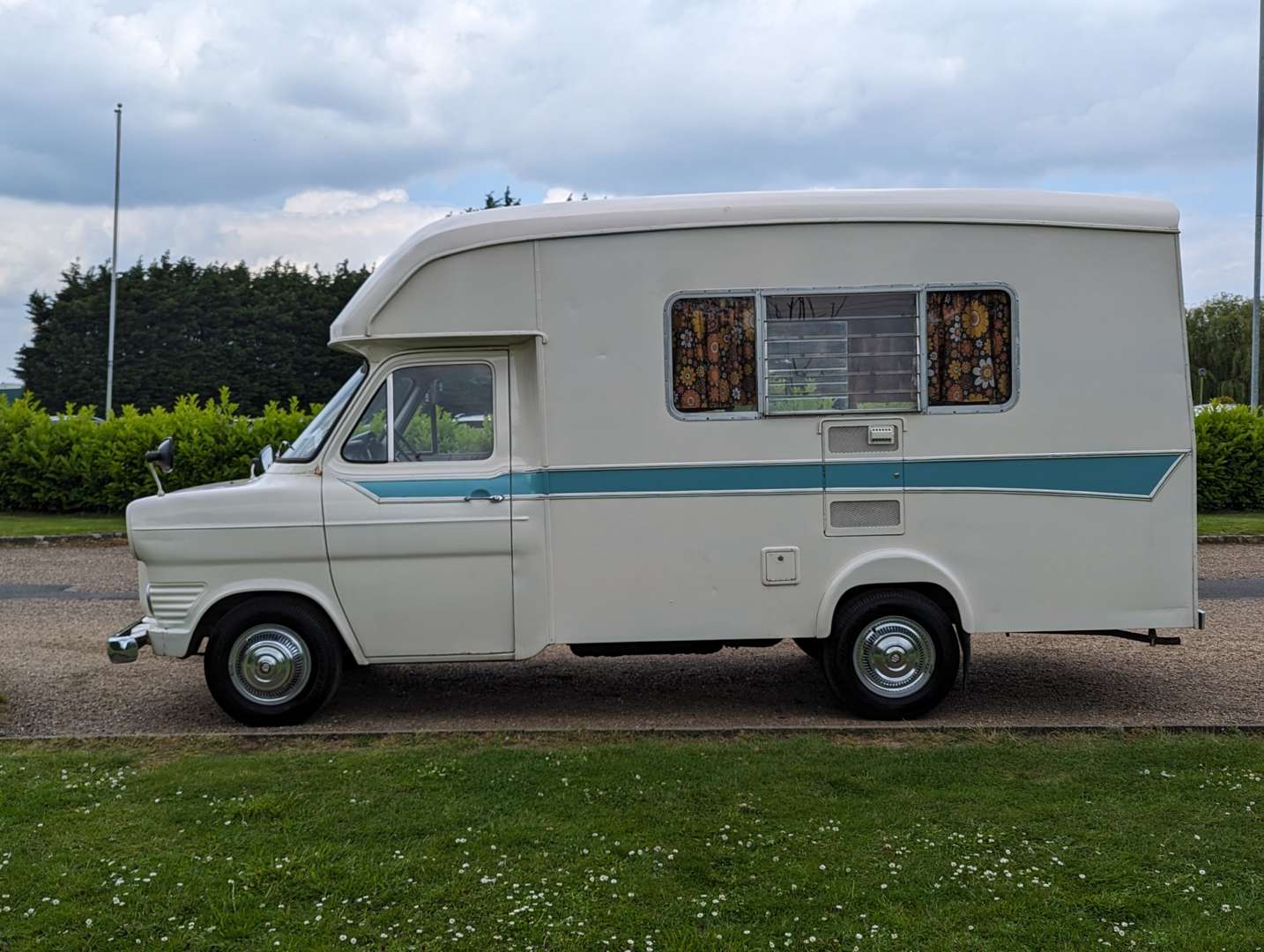 <p>1973 FORD TRANSIT JENNINGS ROADRANGER CAMPER</p>