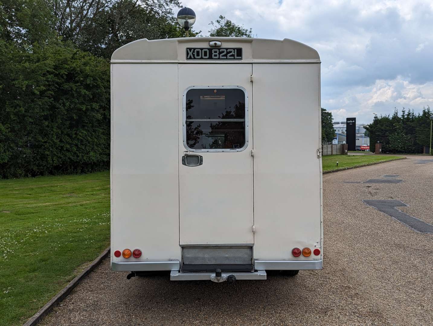 <p>1973 FORD TRANSIT JENNINGS ROADRANGER CAMPER</p>