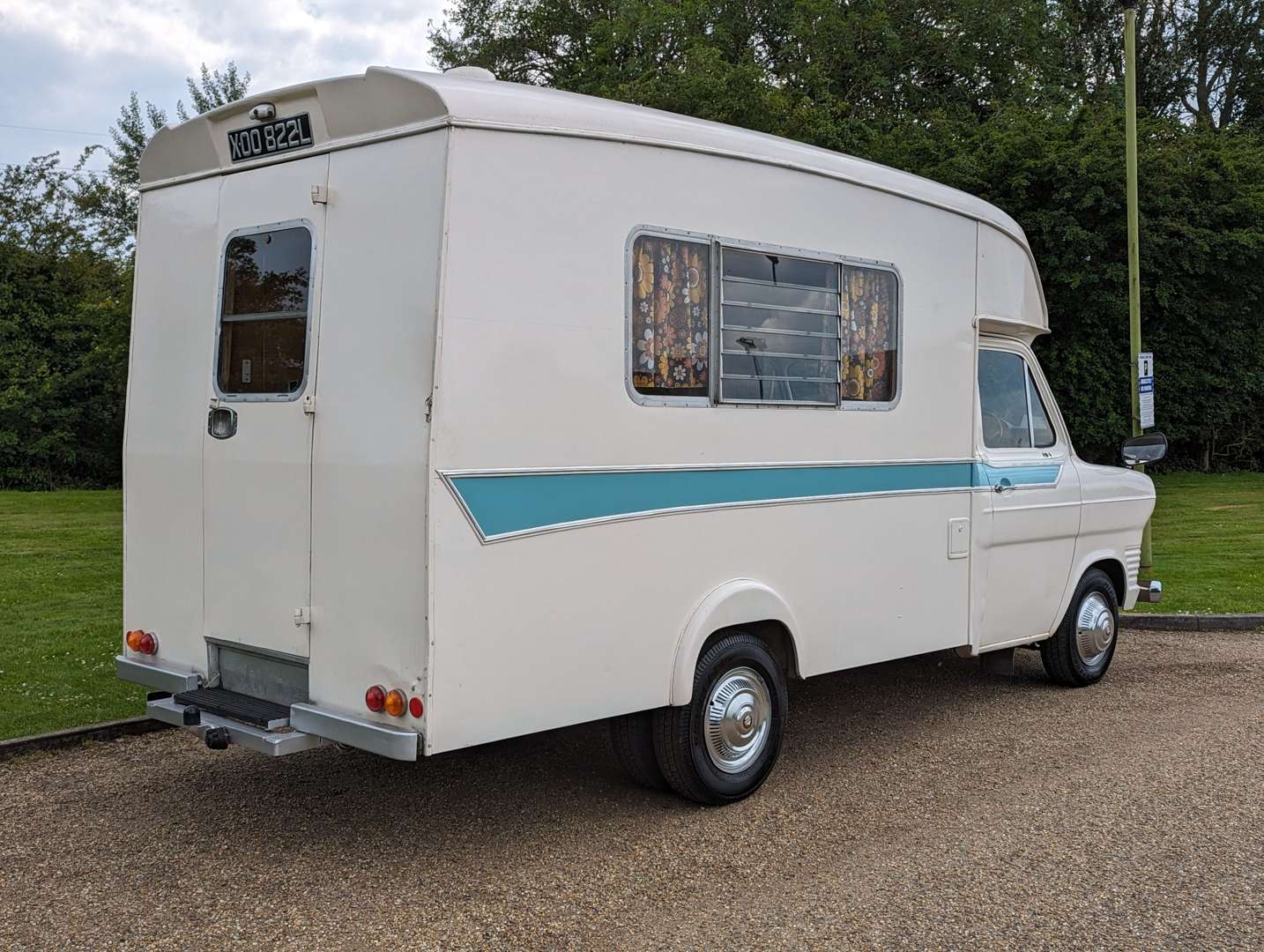 <p>1973 FORD TRANSIT JENNINGS ROADRANGER CAMPER</p>