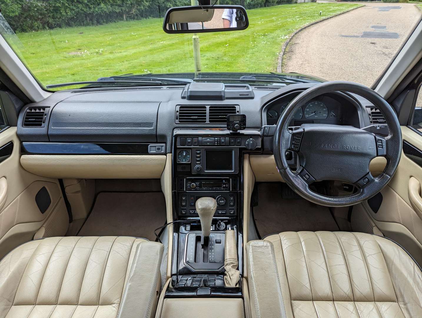 <p>2002 RANGE ROVER VOGUE 4.6SE AUTO</p>