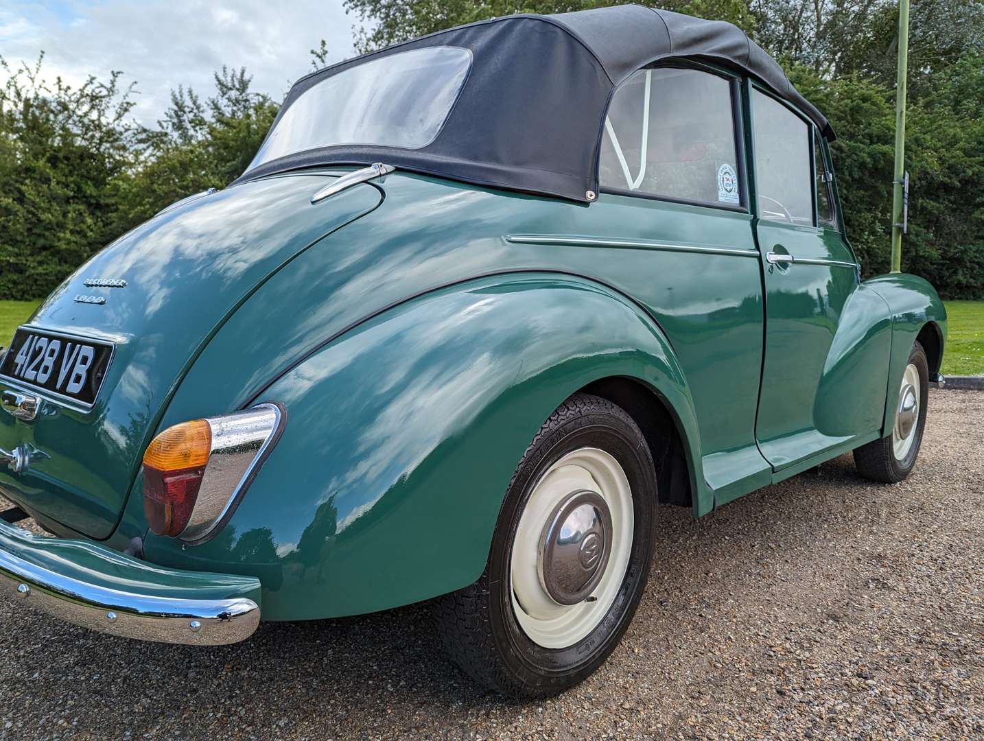 <p>1963 MORRIS MINOR 1000 CONVERTIBLE&nbsp;</p>