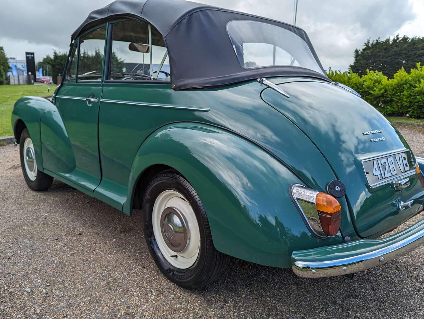 <p>1963 MORRIS MINOR 1000 CONVERTIBLE&nbsp;</p>