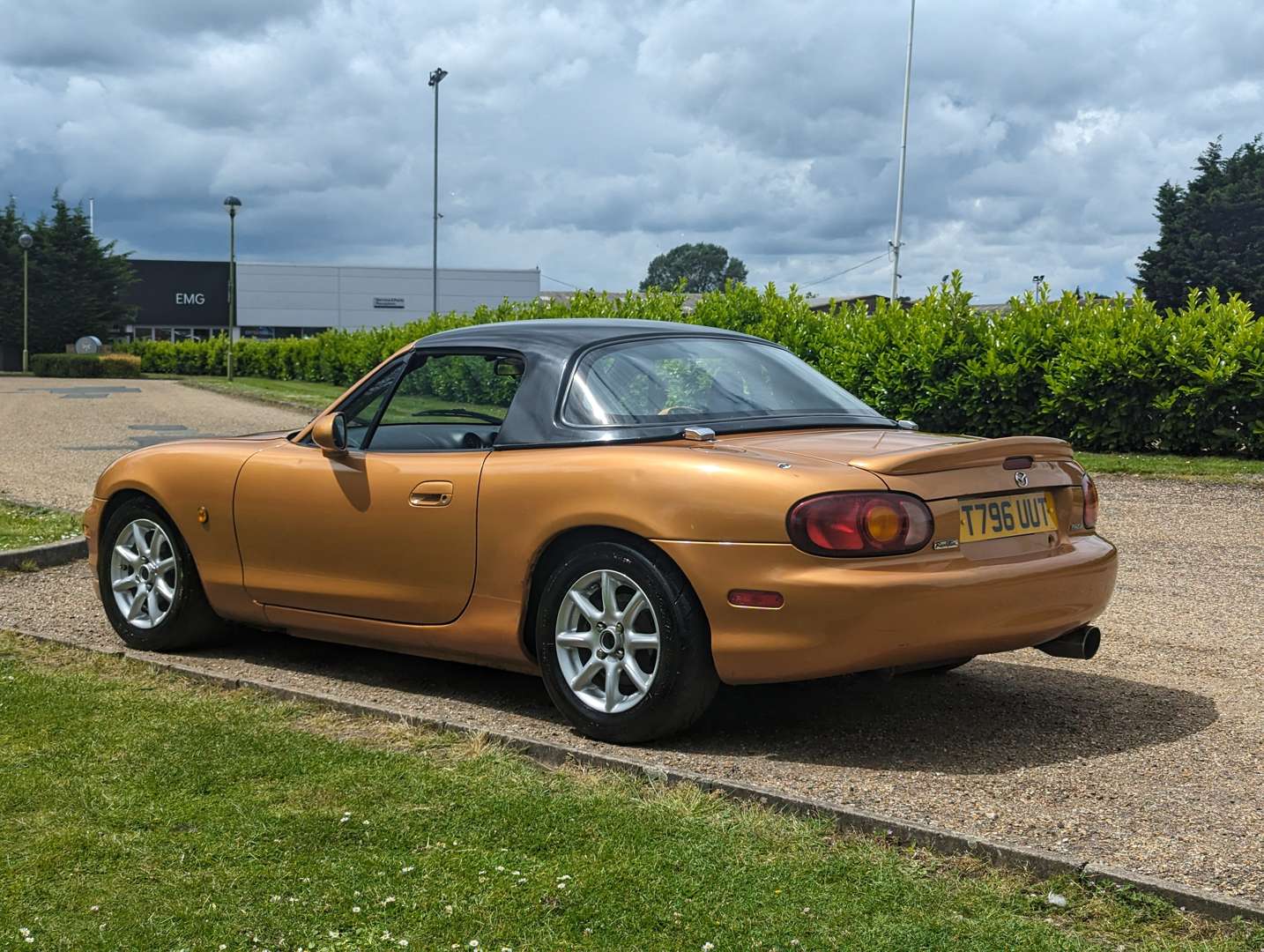 <p>1999 MAZDA MX-5</p>