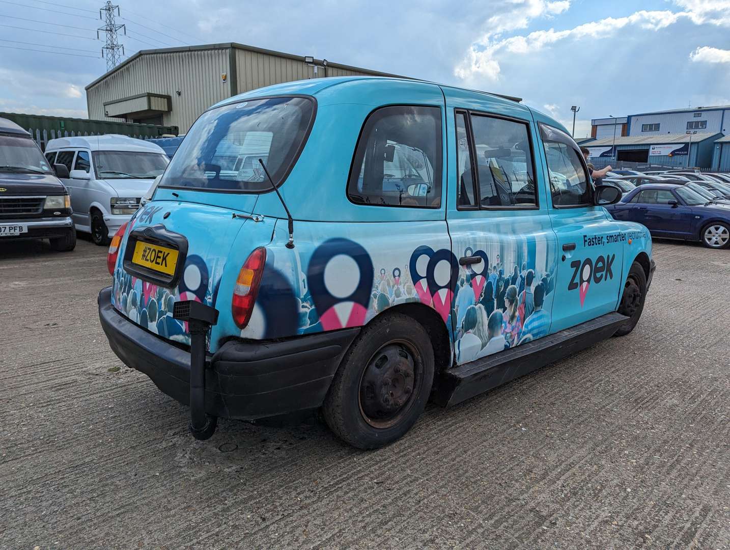 <p>2002 LONDON TAXIS INT TXII BRONZE AMPHIBIOUS&nbsp;</p>