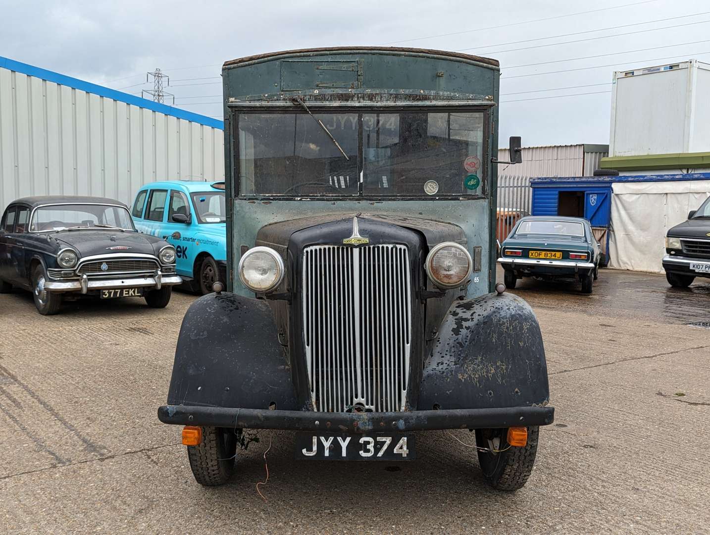 <p>1947 MORRIS COMMERCIAL LC3</p>