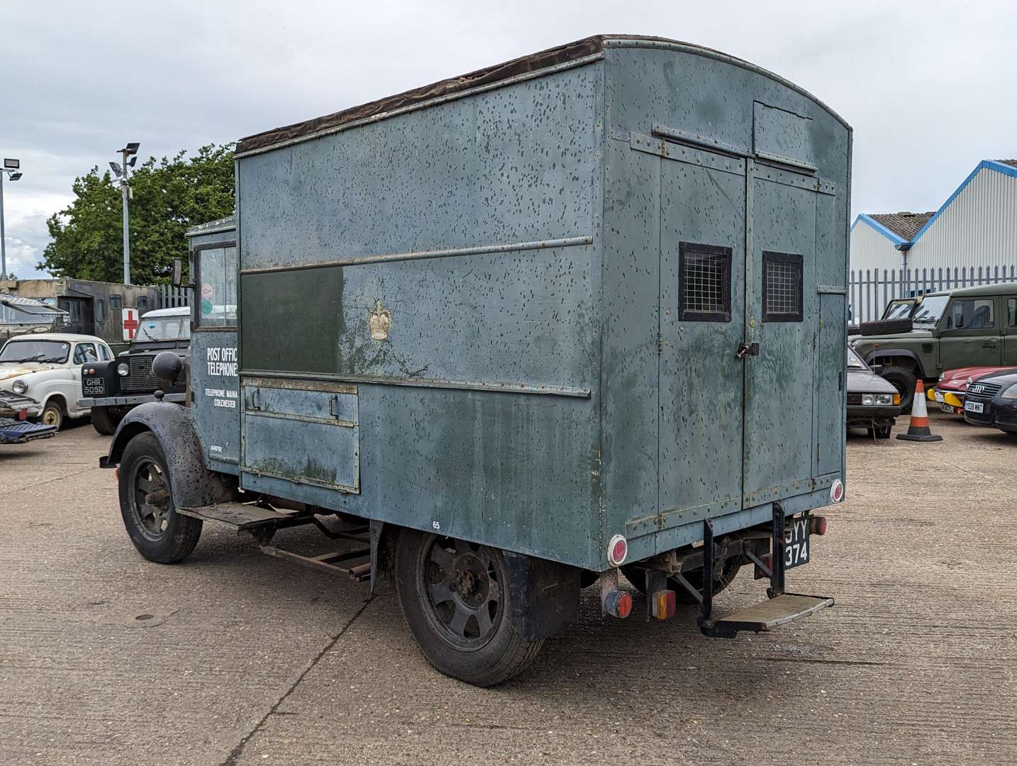 <p>1947 MORRIS COMMERCIAL LC3</p>