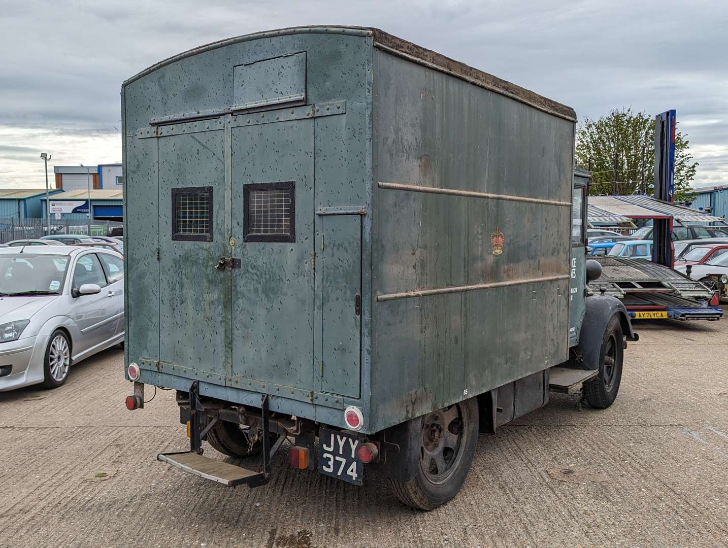 <p>1947 MORRIS COMMERCIAL LC3</p>