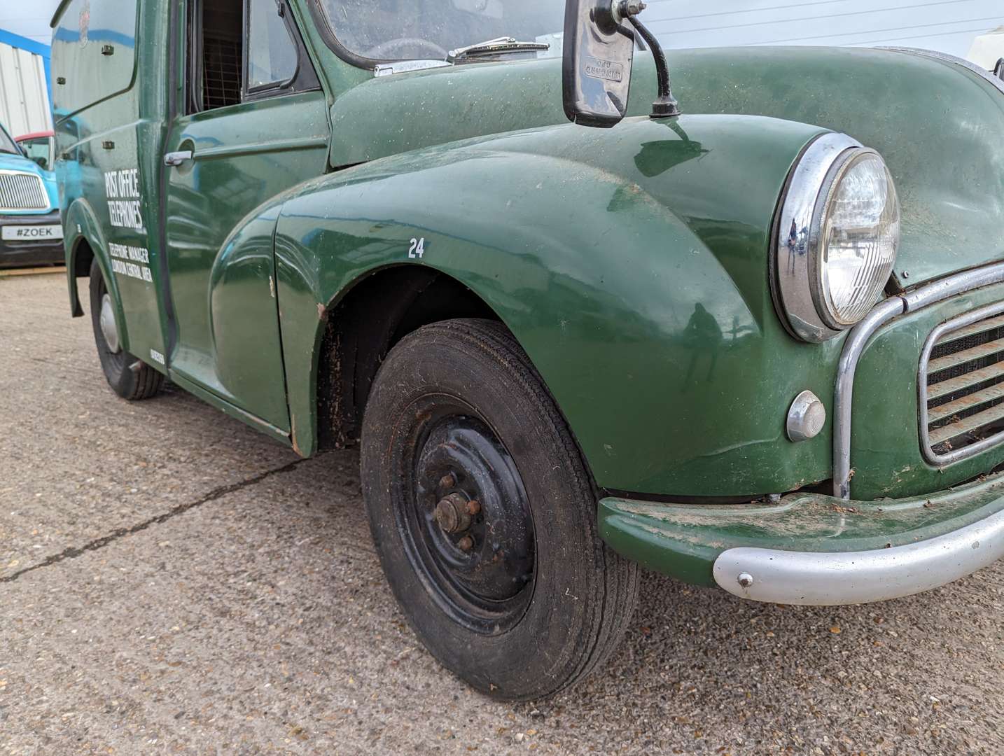 <p>1960 MORRIS MINOR VAN&nbsp;</p>