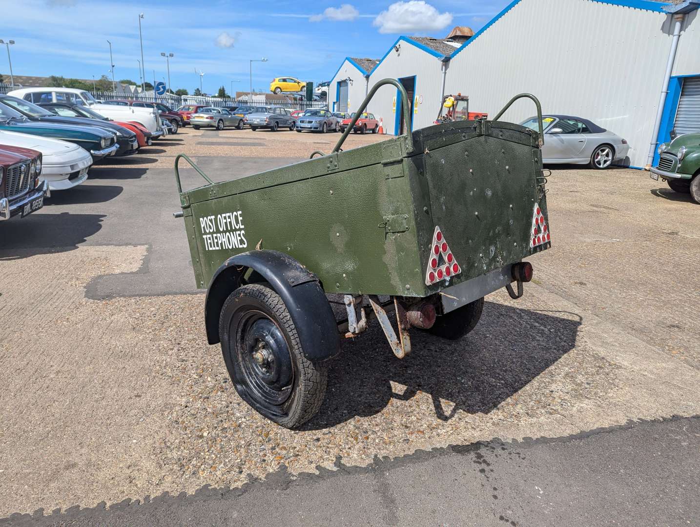 <p>1961 MORRIS JB VAN&nbsp;</p>