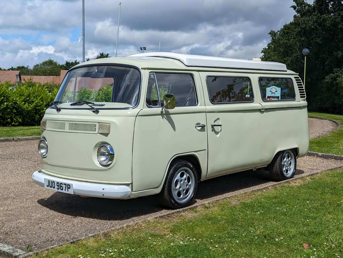 <p>1976 VW T2 BAY WINDOW&nbsp;</p>