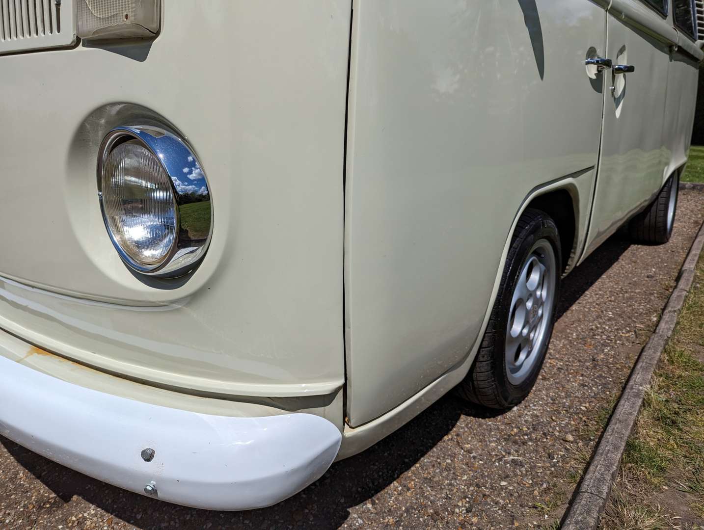 <p>1976 VW T2 BAY WINDOW&nbsp;</p>