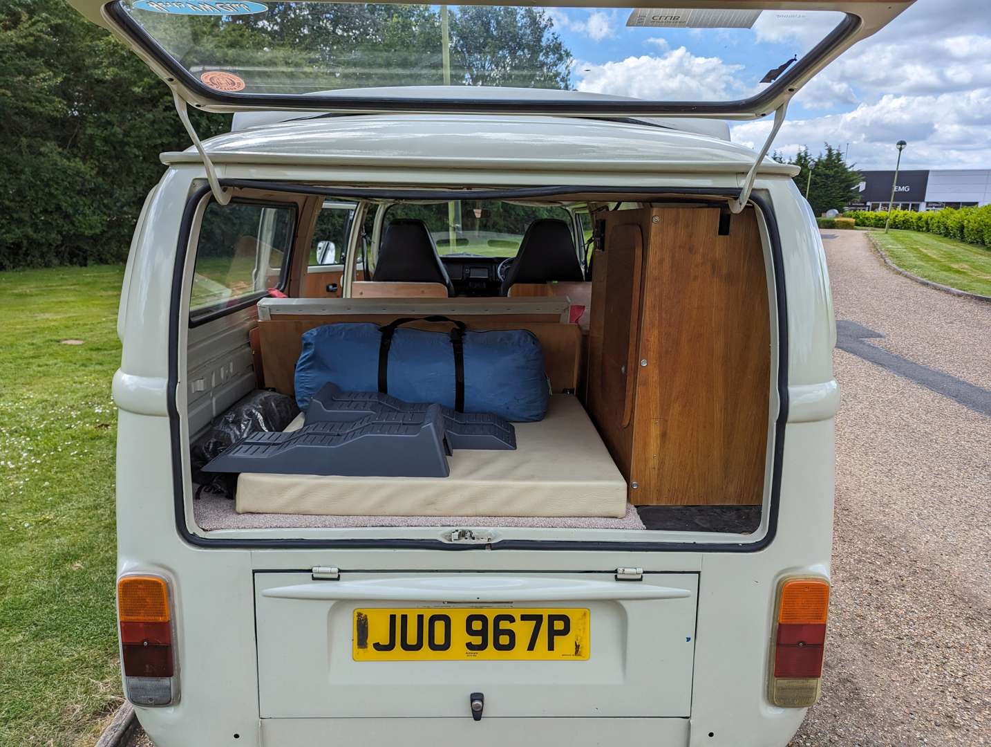 <p>1976 VW T2 BAY WINDOW&nbsp;</p>